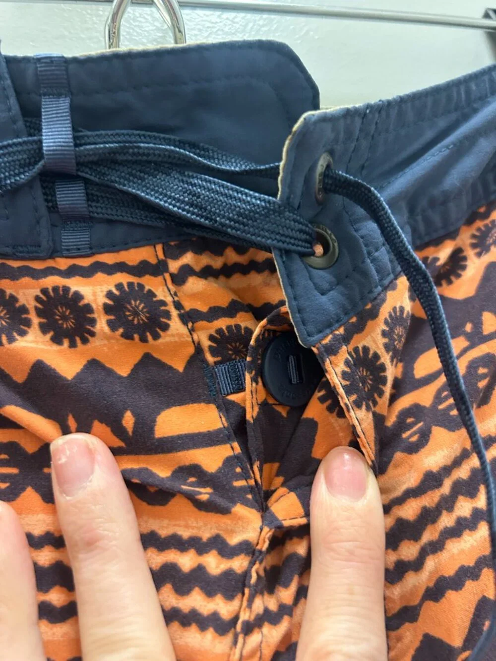 Patagonia Stretch Wavefarer Boardshorts Swim Trunks Mens 30 Orange Tribal Print